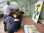 Bambini delle scuole in visita